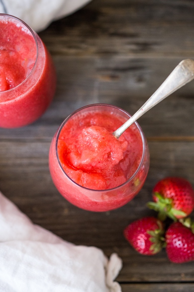 Δροσιστικό ποτό με φράουλες